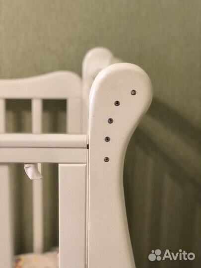 Кровать детская с маятником