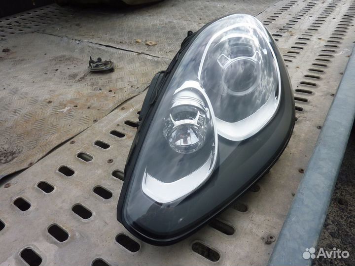 Фара передняя левая Porsche Cayenne 958 (92A)
