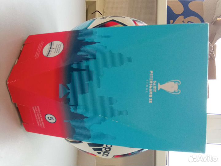 Футбольный мяч adidas лига чемпионов новый