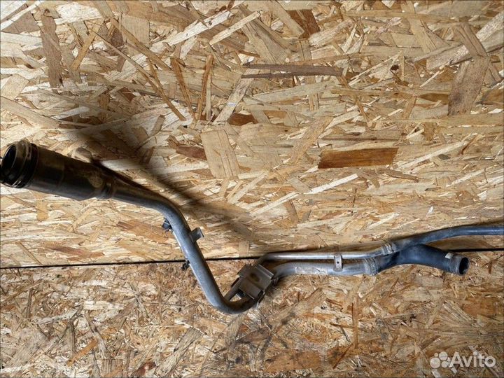 Горловина топливного бака Ford Focus