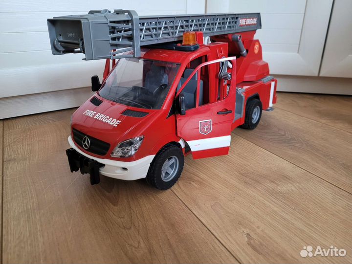 Пожарная машина bruder