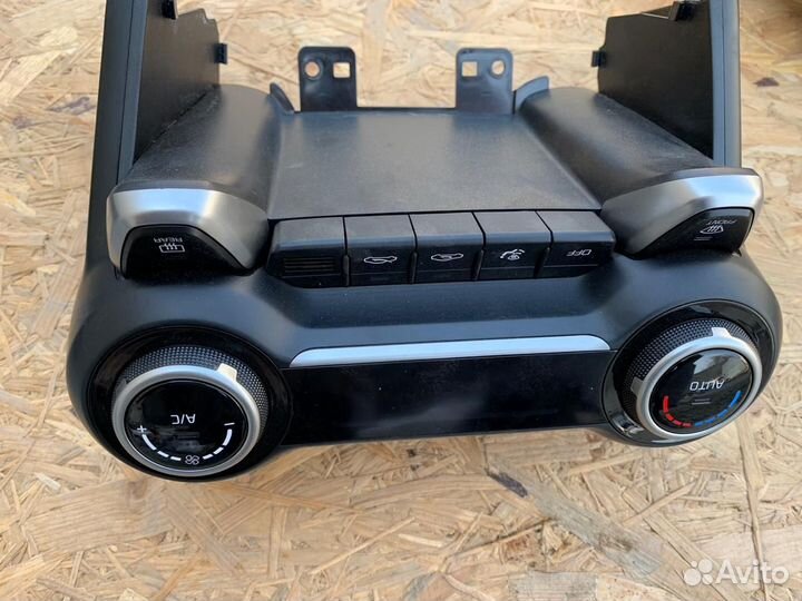 Блок управления отопителем Kia Rio 4