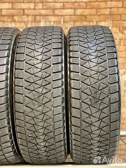 Bridgestone Blizzak DM-V2 225/65 R17
