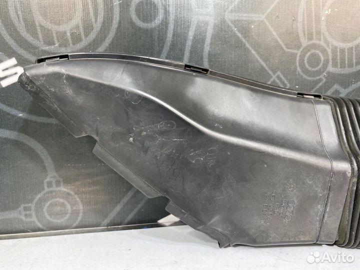 Патрубок воздушного фильтра Audi A6 Allroad C6 AUK