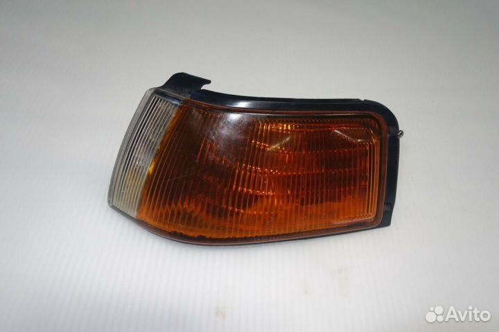 Габарит Mazda Familia левый