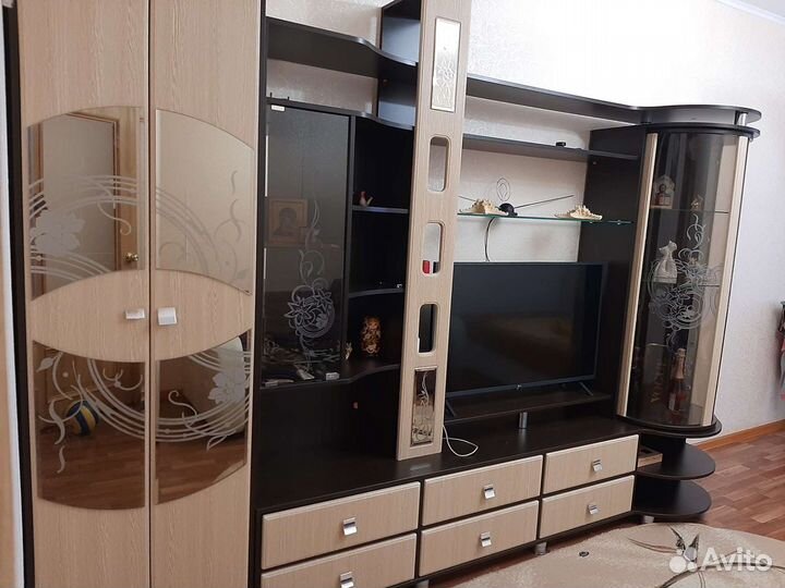 Стенка в гостиную