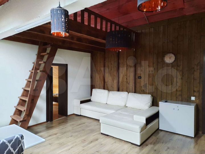 2-к. квартира, 70 м², 3/3 эт.