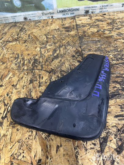 Брызговик передний правый Рено Дастер