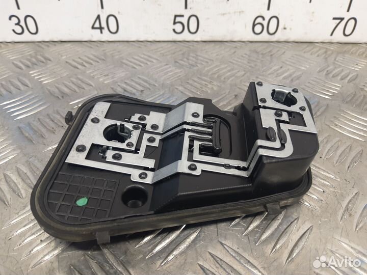 Б/У Плата фонаря наружнего правого Touareg#001