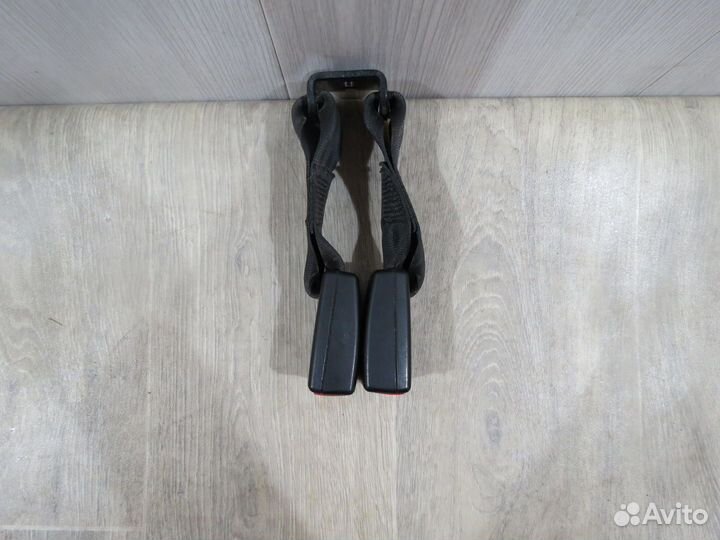 Ответная часть ремня безопасности Volkswagen Polo