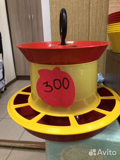 Кормушки и поилки для птиц