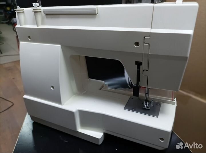 Швейная машинка Huskystar