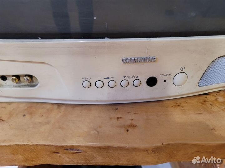 Телевизор samsung cs-2148r работает