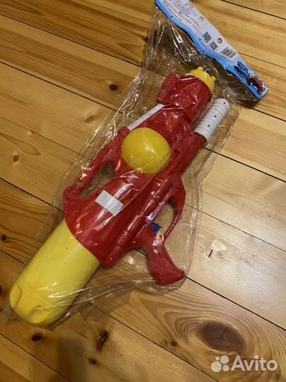 Водный пистолет писавтомат новый в упаковке