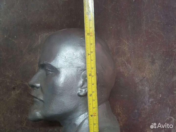 Статуя ленина