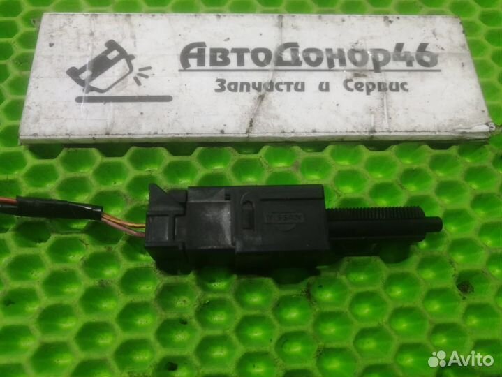 Концевик педали тормоза Nissan X-Trail