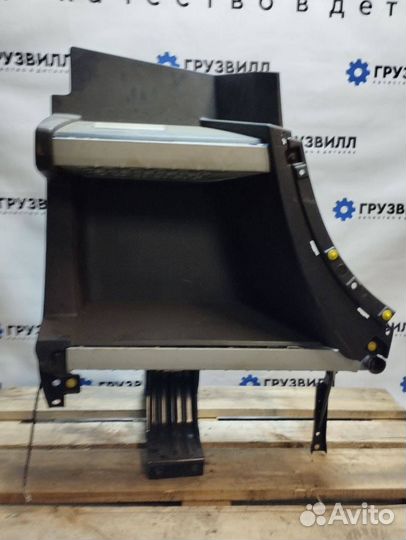 Подножка кабины правая Volvo FH4 82141521