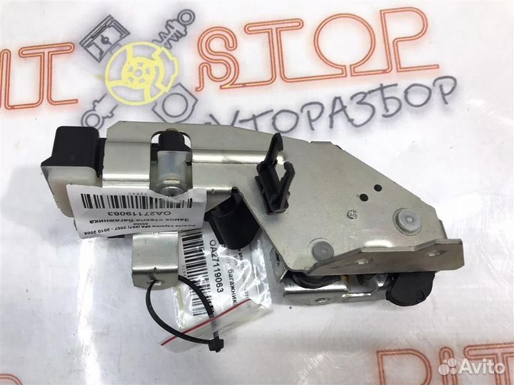 Замок стекла багажника Porsche Cayenne 9PA (957)