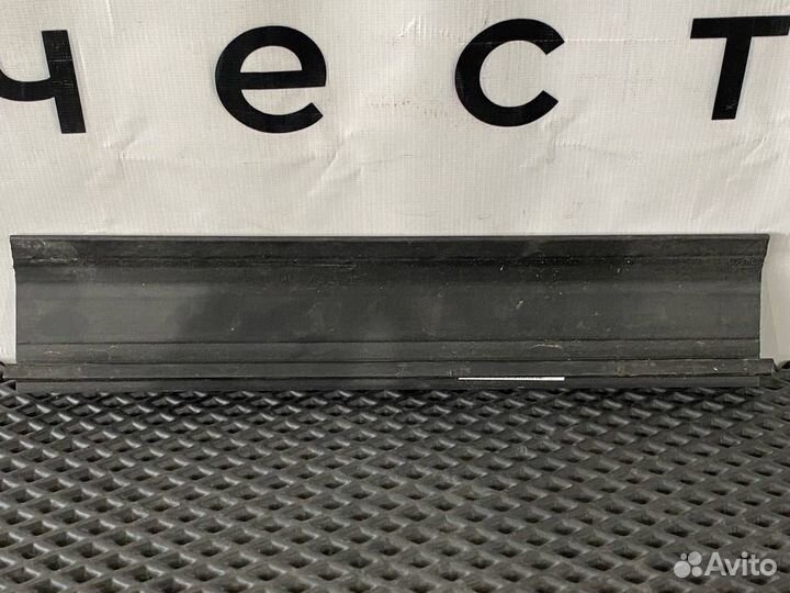 Резинка спойлера Volvo FH4 82632487