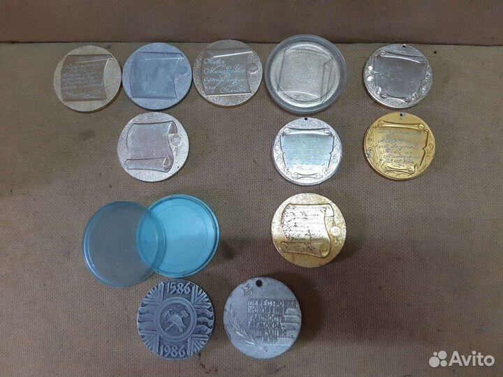 Памятные знаки