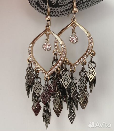 Серьги (бижутерия)