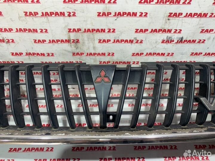 Решетка радиатора Mitsubishi Challenger K96 6G72