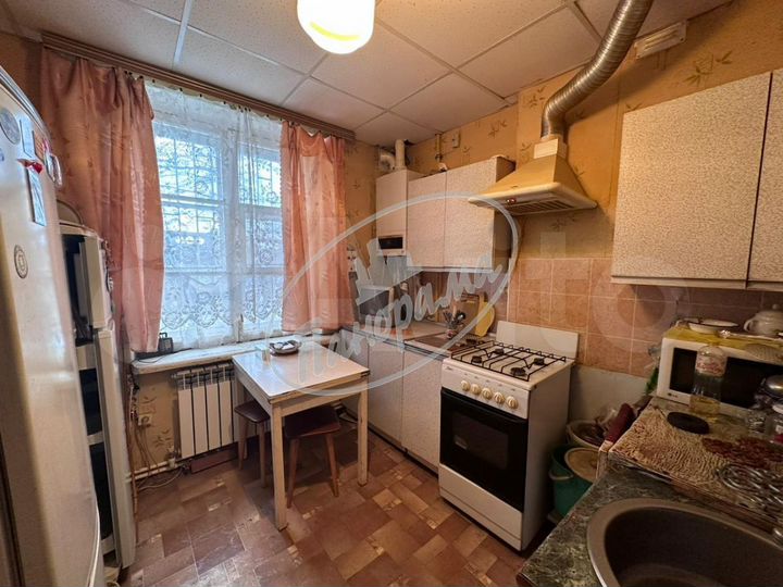 Комната 17,6 м² в 2-к., 1/2 эт.