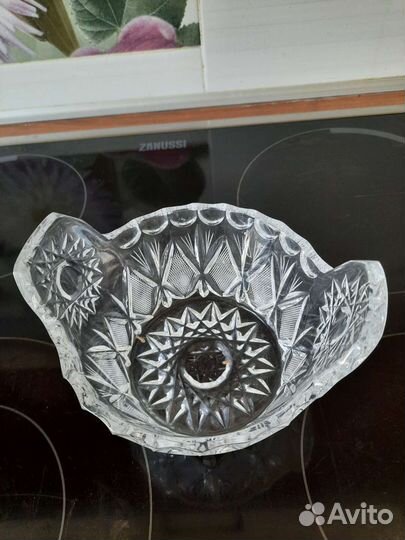 Хрустальная конфетница