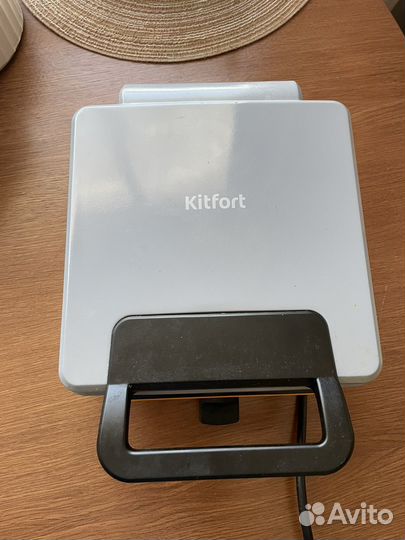 Электрическая вафельница бу