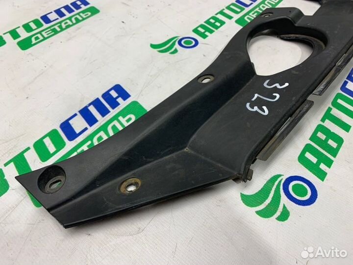 Накладка замка капота передняя Hyundai Santa Fe