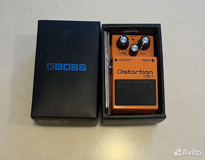 Педаль Distortion Boss DS-1