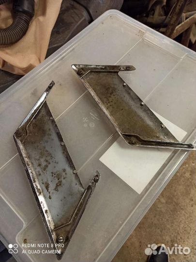 Накладки на задние стойки газ 24