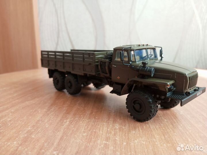 Модель грузовика Урал-4320-0911