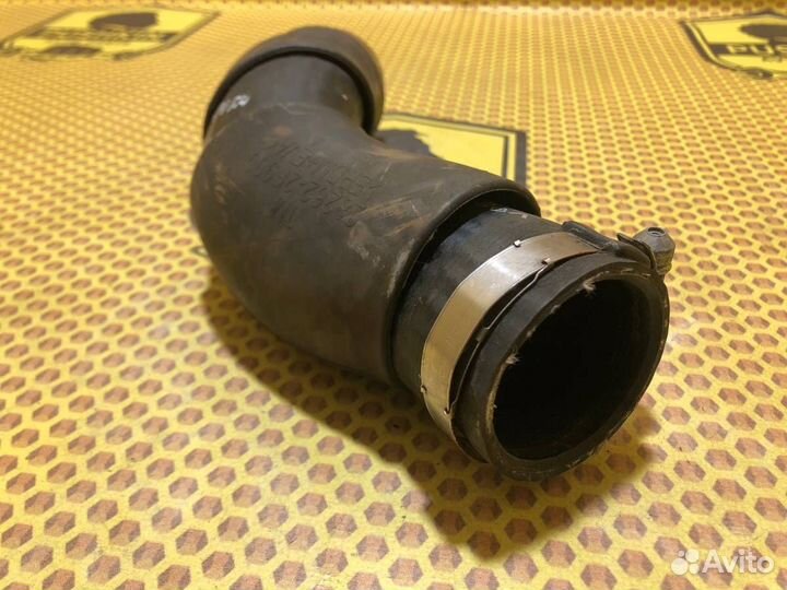 Патрубок интеркулера нижний Hyundai Santa Fe TM