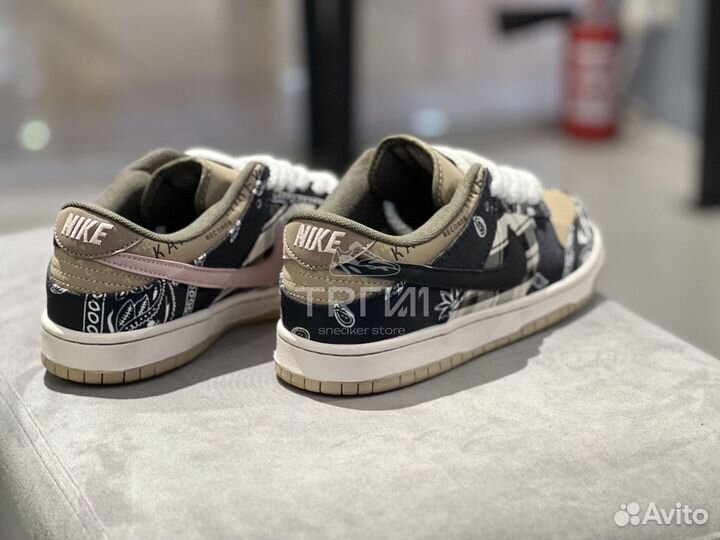 Кроссовки Nike SB Dunk Low Travis Scott