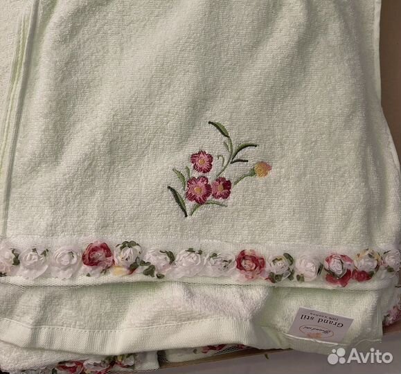 Подарочный набор полотенец новый