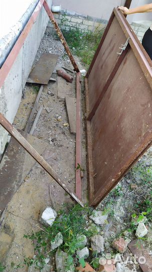 Дверь гаражная металлическая