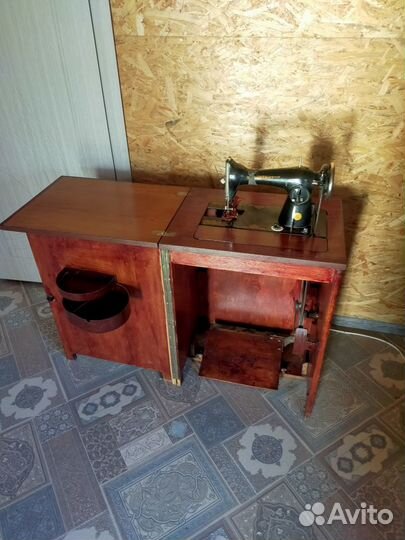 Продаю швейную машинку ножная