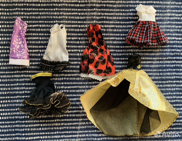 Одежда для кукол Барби, Monster High