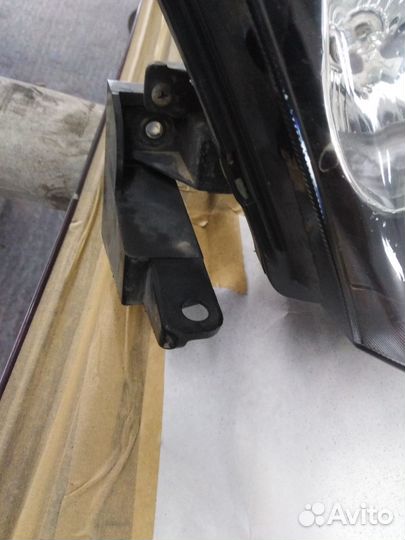 Фара передняя правая мицубиси л 200 4