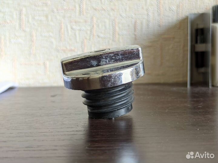 Крышка бочка бензобака на LADA с замком