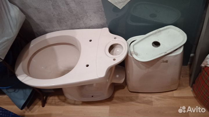 Унитаз с бачком новый