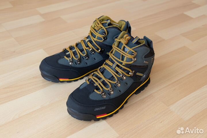 Треккинговые ботинки. Новые. 43 размер