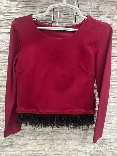 Кофта с перьями