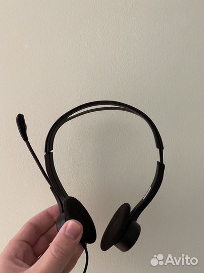 Гарнитура Logitech с микрофоном