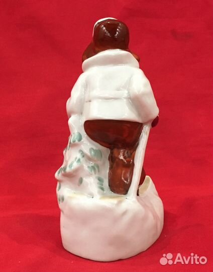 Статуэтка фарфоровая. Мальчик на лыжах. СССР