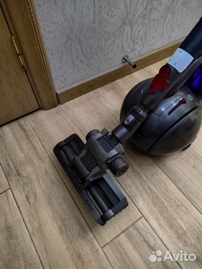 Пылесос Dyson dc37