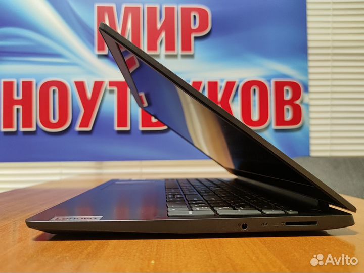 Ноутбук/ Lenovo / sdd 256 / как новый