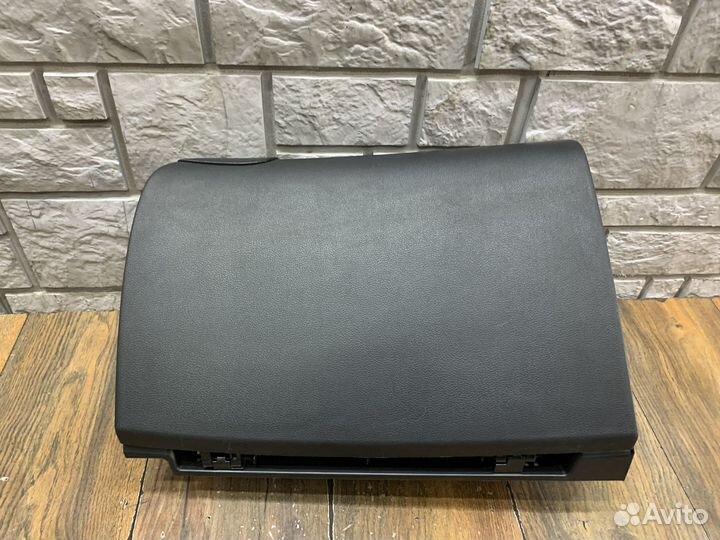 Kia Ceed Крышка (дверца) бардачка