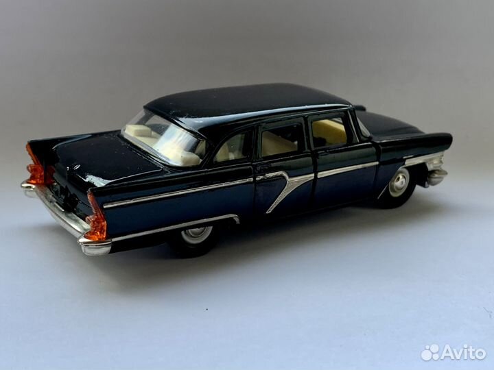 Коллекционные машинки 1 43